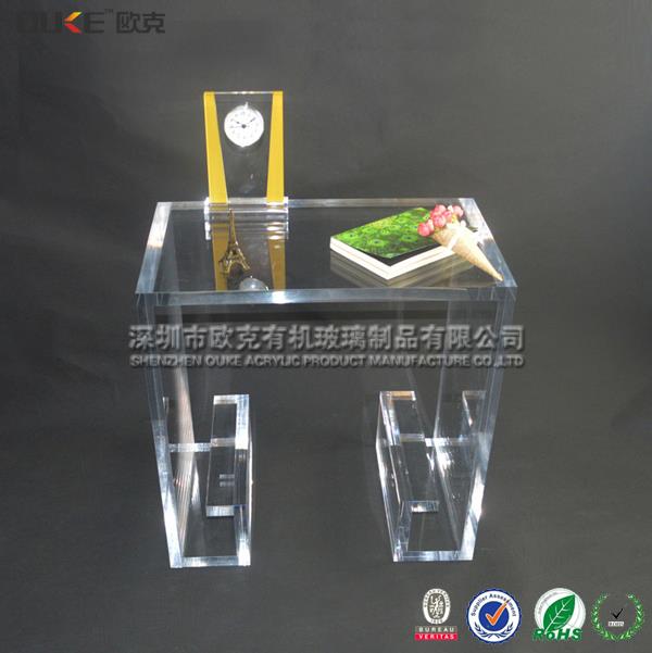 有機(jī)玻璃桌子